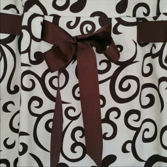 Beautiful Cream Brown Scroll Pattern Dress size 6p - Picture 2 of 4